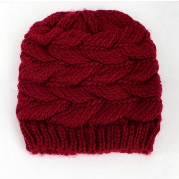 🍁New🍁Messy Bun Red Beanie Fall Winter Hat - Picture 2 of 2